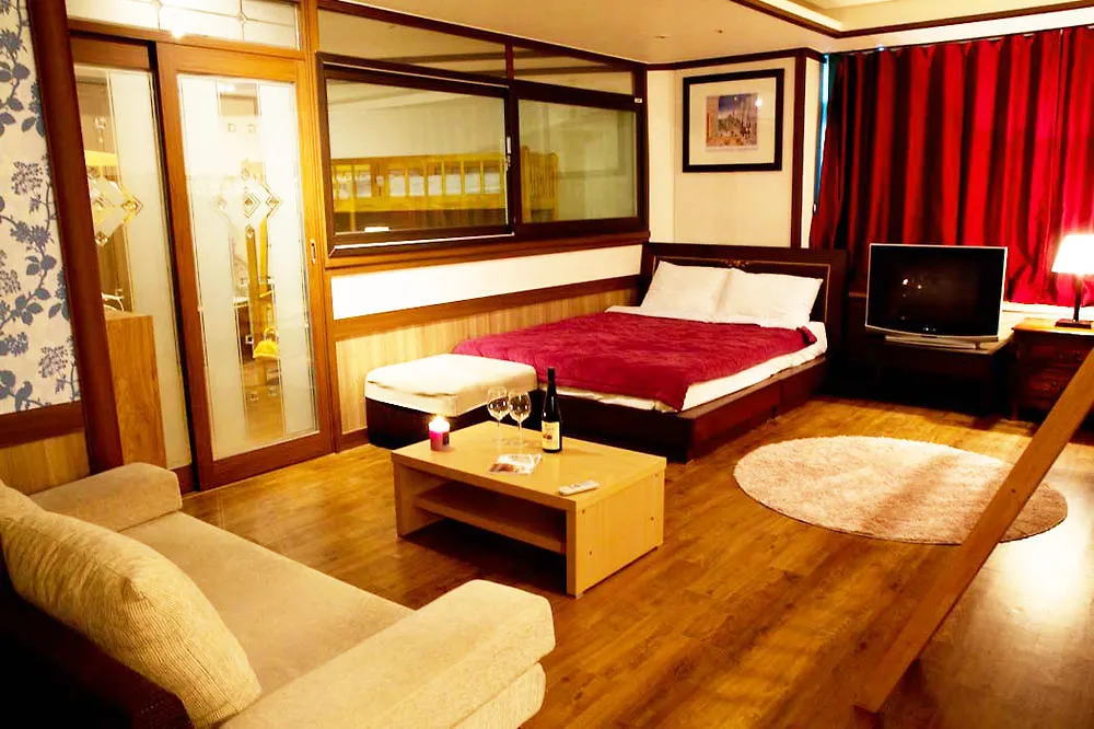 Konukevi Gogohouse Otel Incheon